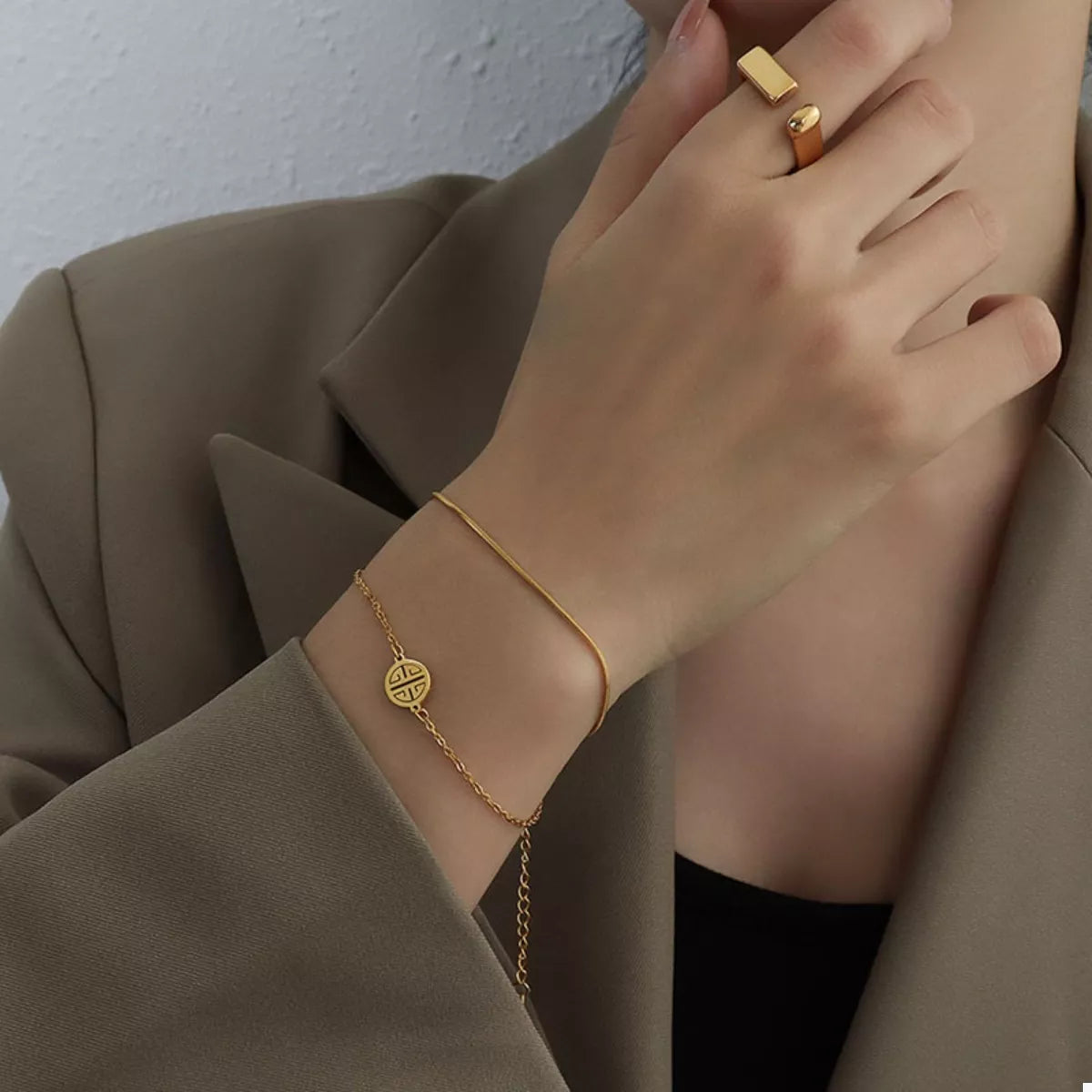 Double layered gold bracelet, 18K gold-plated titanium steel - Calypso Blue