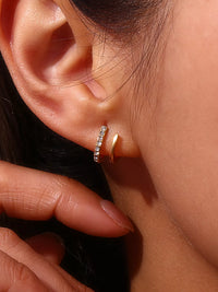 Double layer gold hoop earrings detail - view 3